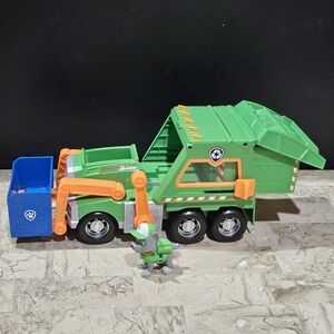 Paw Patrol, Rocky’s‎ Reuse It Deluxe Truck with Collectible Toy Figure